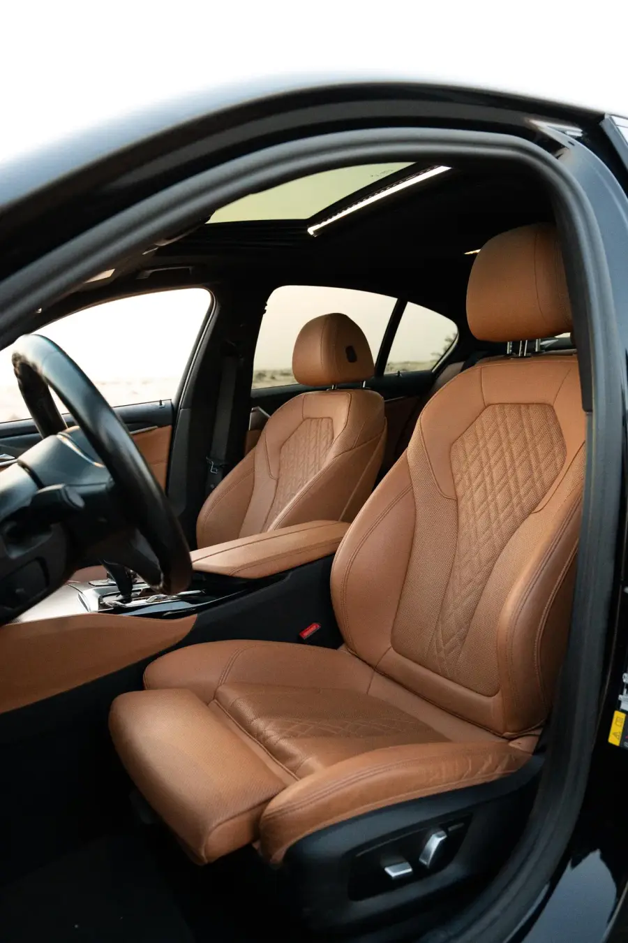 Rent BMW M 430i Black in Dubai — photo 19 of 20