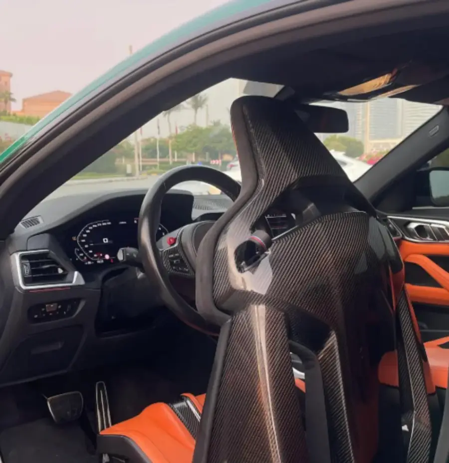 Alquile un BMW M4 Competition en Dubái — foto 3 de 6
