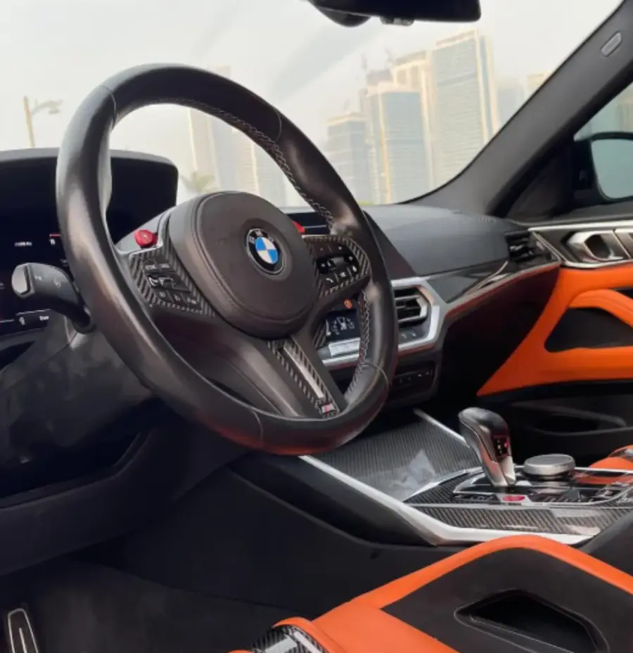 Alquile un BMW M4 Competition en Dubái — foto 6 de 6