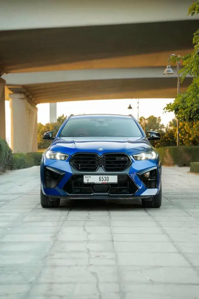 تأجير بي إم دبليو X6 M competition الأزرق في دبي — صورة 11 من 20