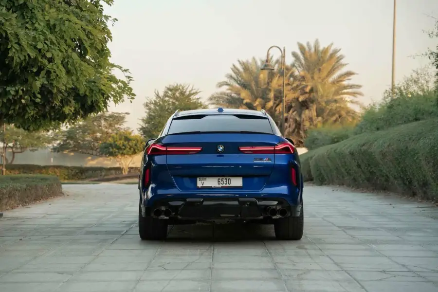 تأجير بي إم دبليو X6 M competition الأزرق في دبي — صورة 3 من 20