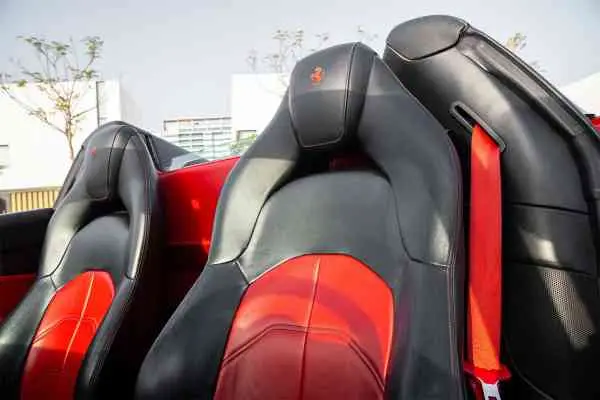 Rent Ferrari 488 Spider in Dubai — photo 2 of 4