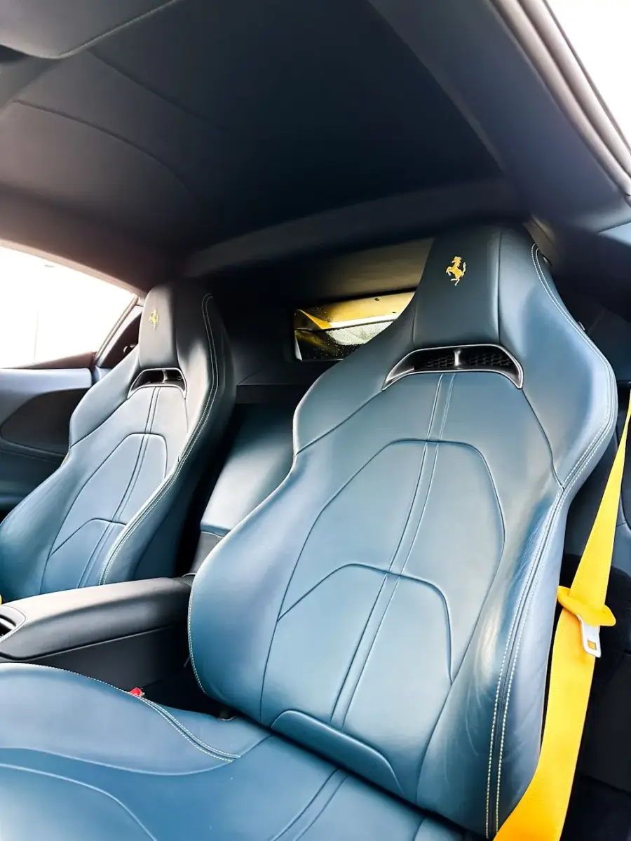 在迪拜租赁法拉利SF90 — Ferrari — 第 6 张，共 7 张