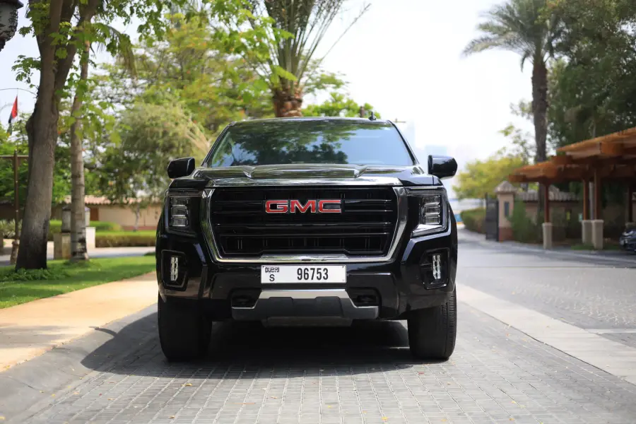 Rent GMC Yukon in Dubai — photo 2 of 9