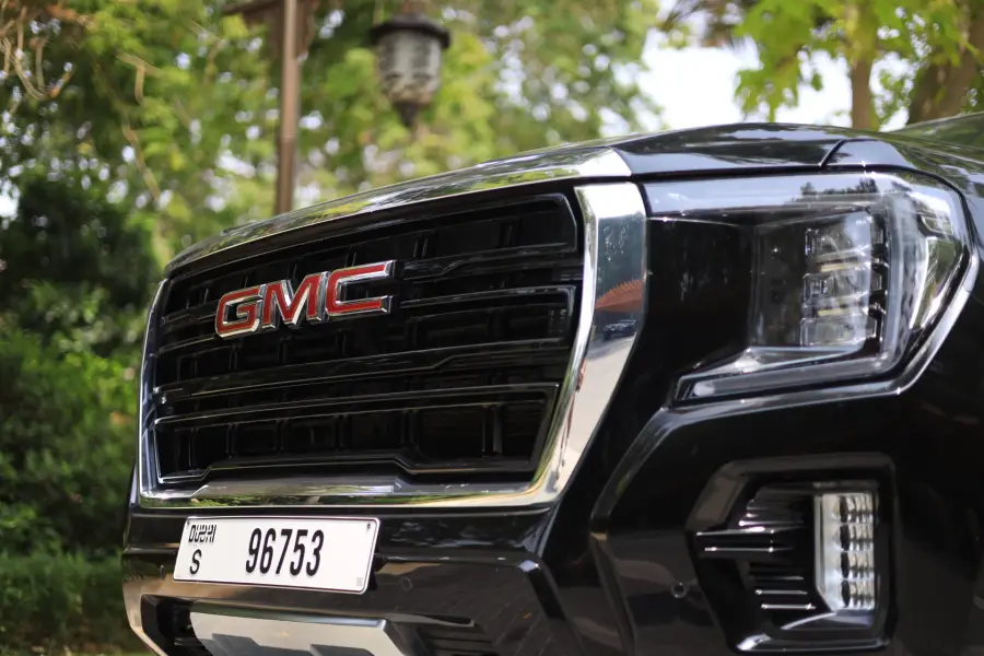 Rent GMC Yukon in Dubai — photo 3 of 9