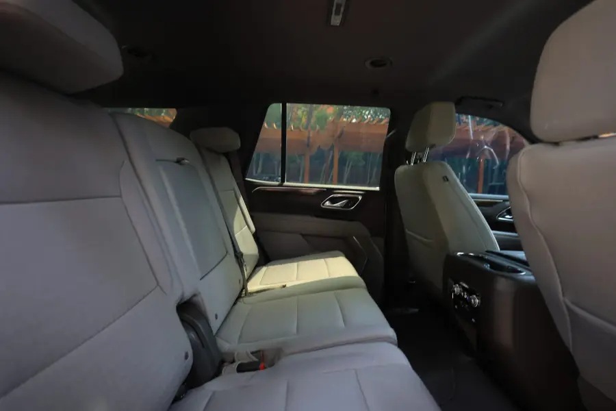 Rent GMC Yukon in Dubai — photo 7 of 9