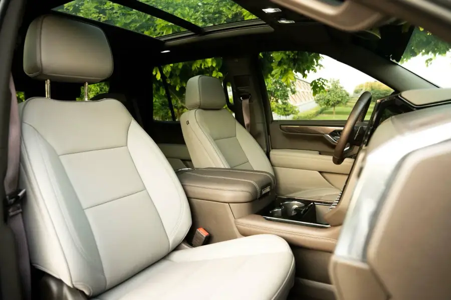 Rent GMC Yukon Black 2026 in Dubai — photo 17 of 20
