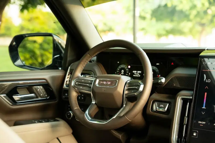 Rent GMC Yukon Black 2026 in Dubai — photo 19 of 20