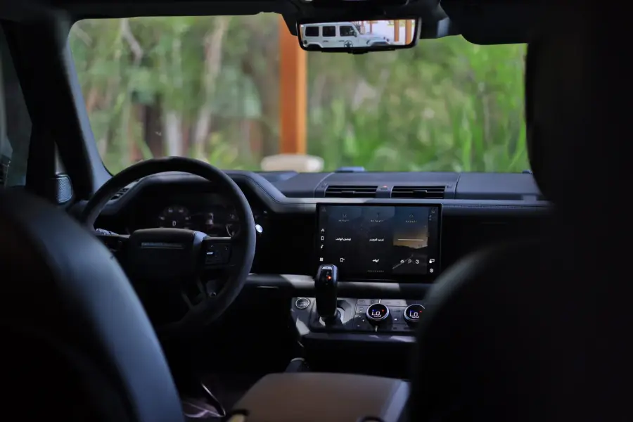 Rent Land Rover Defender in Dubai — photo 7 of 20
