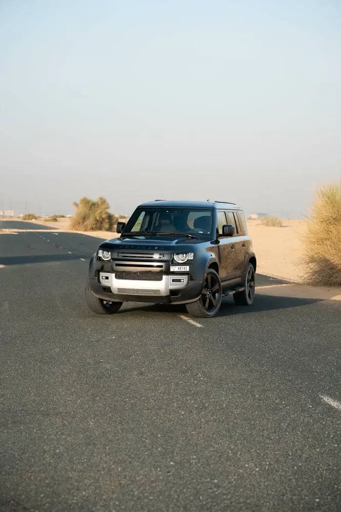 Rent Land Rover Defender in Dubai — photo 9 of 20