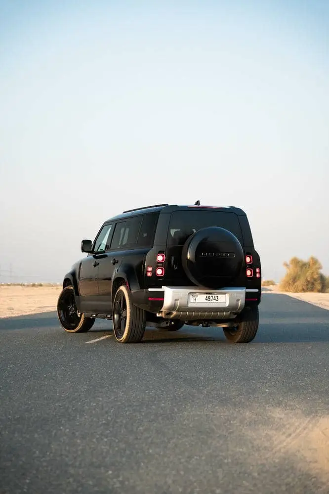 Rent Land Rover Defender in Dubai — photo 10 of 20