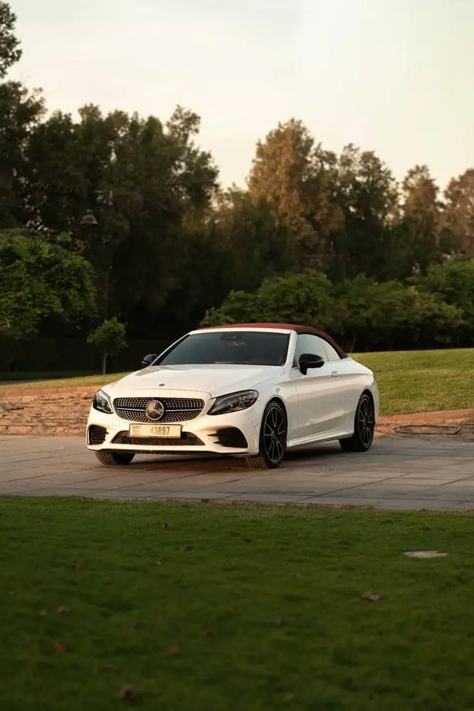 Rent Mercedes C300 Convertible White in Dubai — Mercedes-Benz — photo 12 of 20