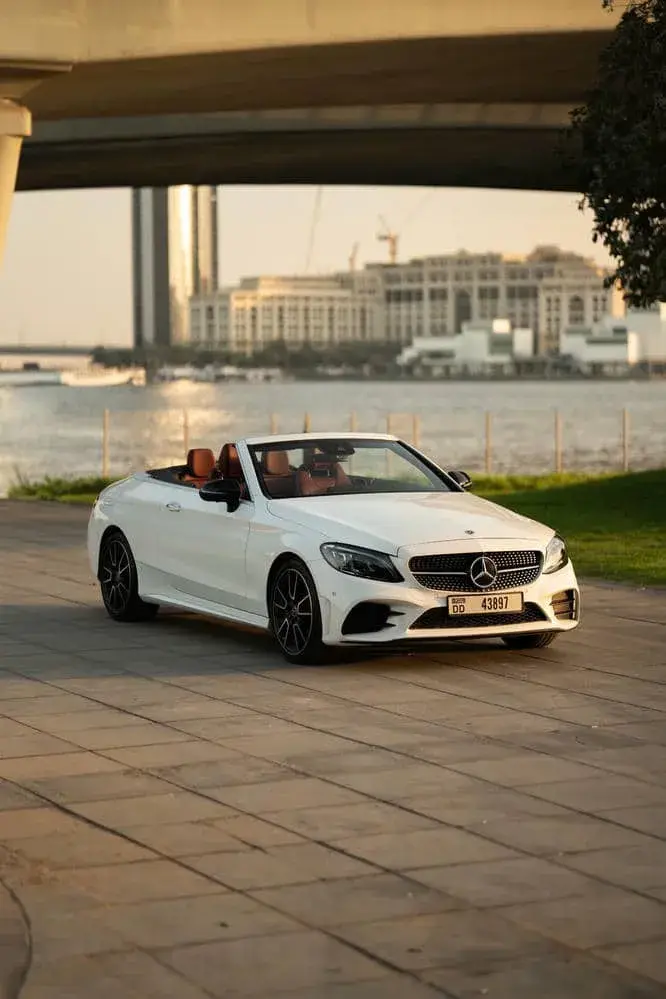 Rent Mercedes C300 Convertible White in Dubai — Mercedes-Benz — photo 14 of 20