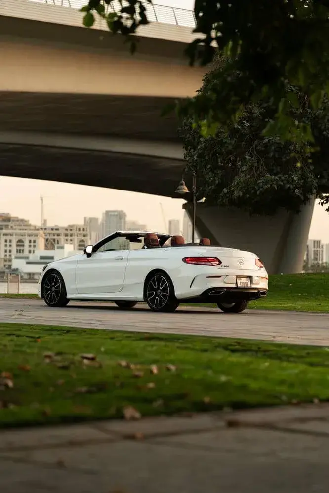 Rent Mercedes C300 Convertible White in Dubai — Mercedes-Benz — photo 15 of 20