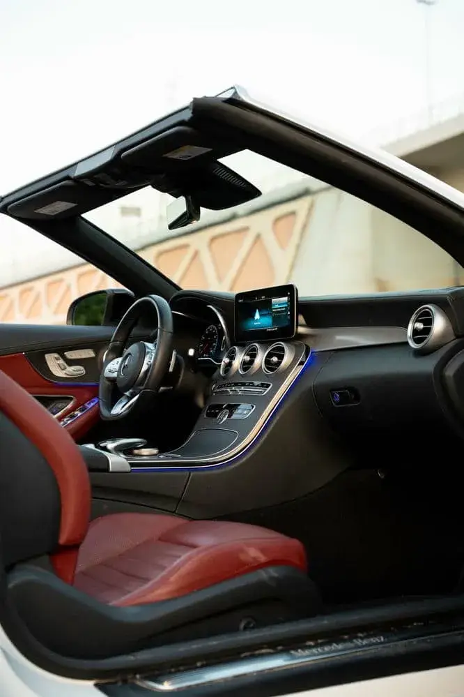 Rent Mercedes C300 Convertible White in Dubai — Mercedes-Benz — photo 16 of 20