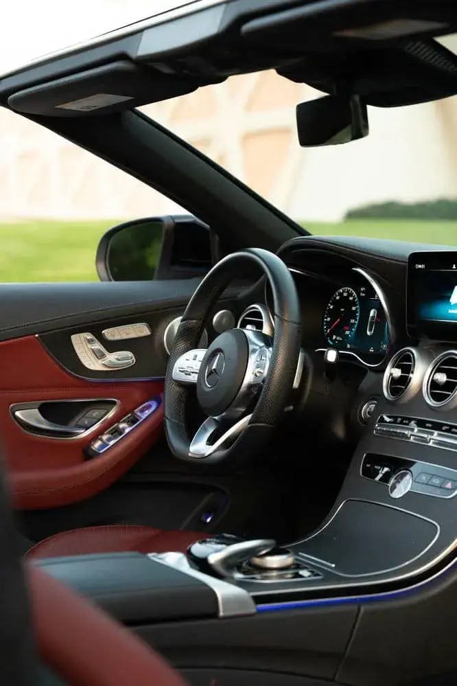 Rent Mercedes C300 Convertible White in Dubai — Mercedes-Benz — photo 17 of 20