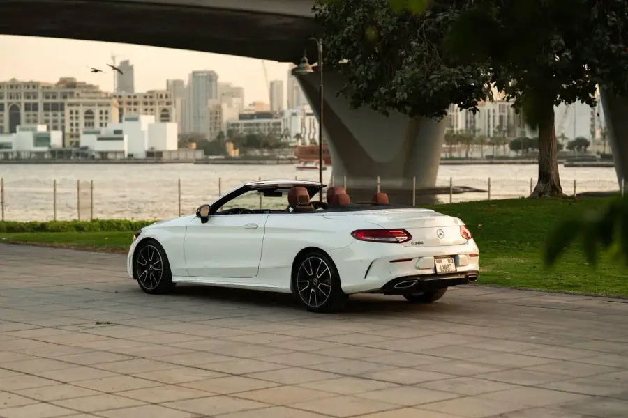 Rent Mercedes C300 Convertible White in Dubai — Mercedes-Benz — photo 8 of 20