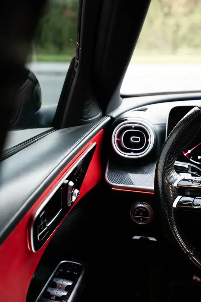 Rent Mercedes C300 Sedan in Dubai — Mercedes-Benz — photo 16 of 20