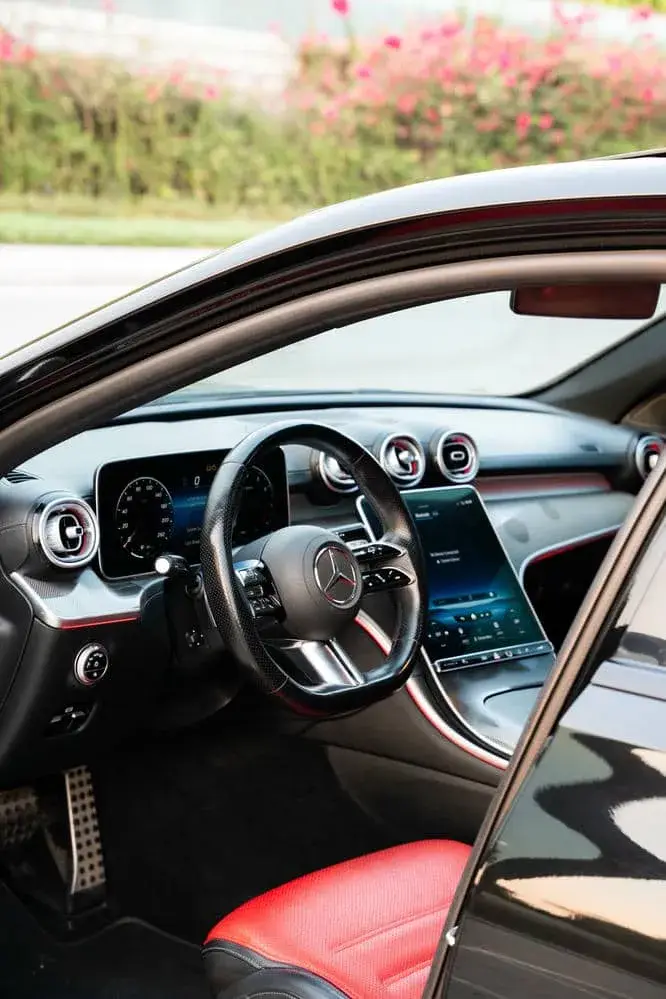 Rent Mercedes C300 Sedan in Dubai — Mercedes-Benz — photo 4 of 20