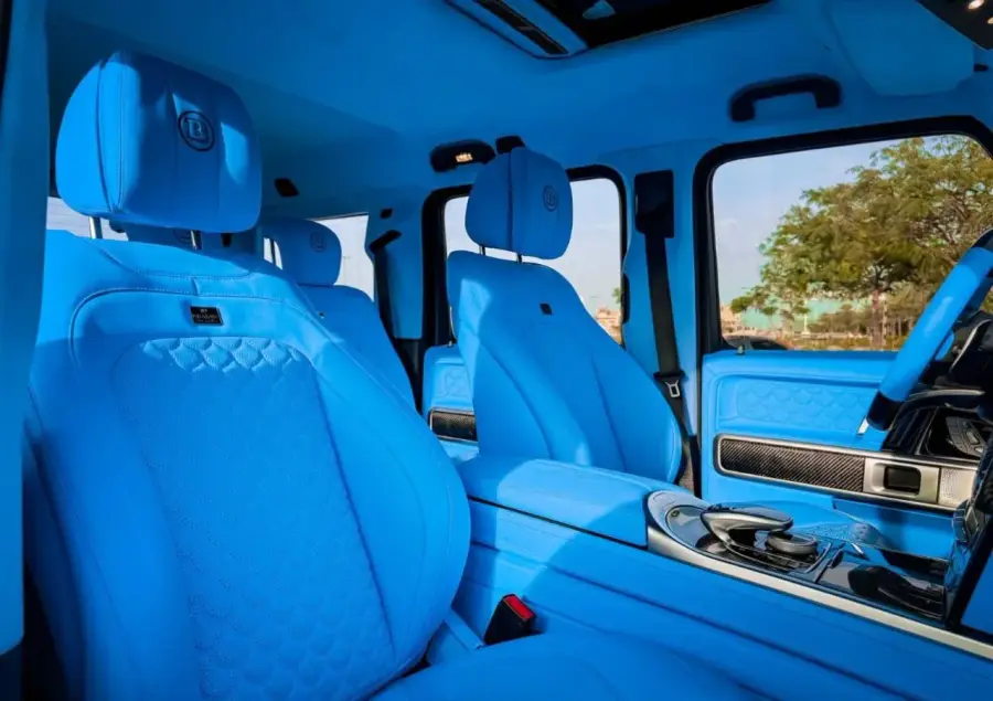 Rent Mercedes G BRABUS 900 in Dubai — Mercedes-Benz — photo 4 of 5