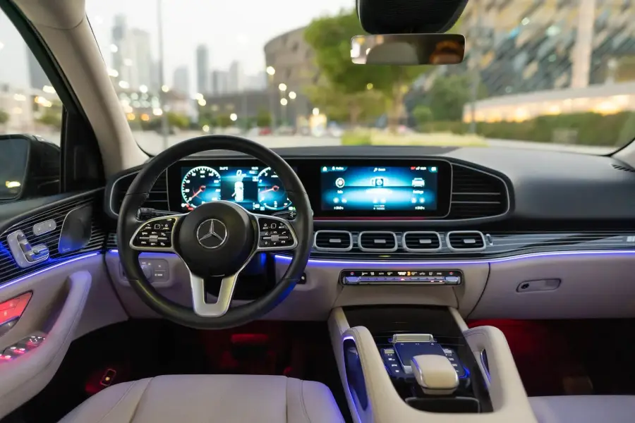 Rent Mercedes GLE 350 in Dubai — Mercedes-Benz — photo 2 of 3