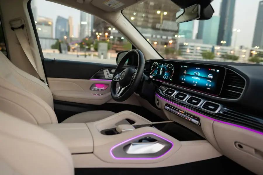 Rent Mercedes GLE 350 in Dubai — Mercedes-Benz — photo 3 of 3