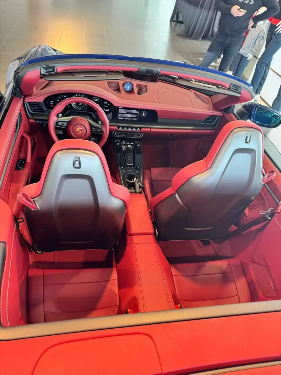 Rent Porsche 911 Carrera GTS in Dubai — photo 3 of 7