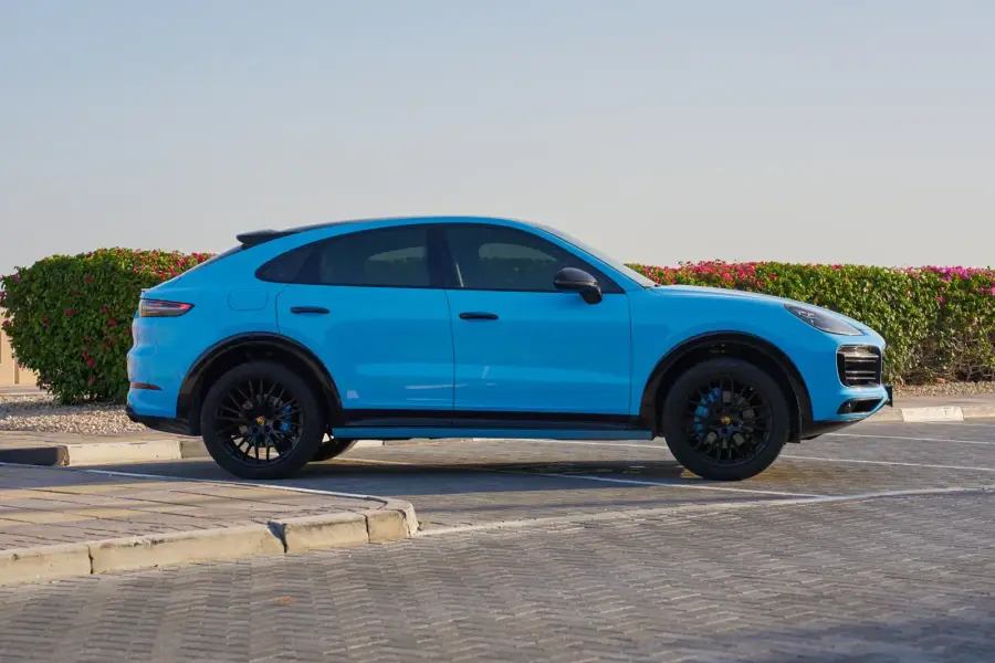 Rent Porsche Cayenne S in Dubai — photo 3 of 4