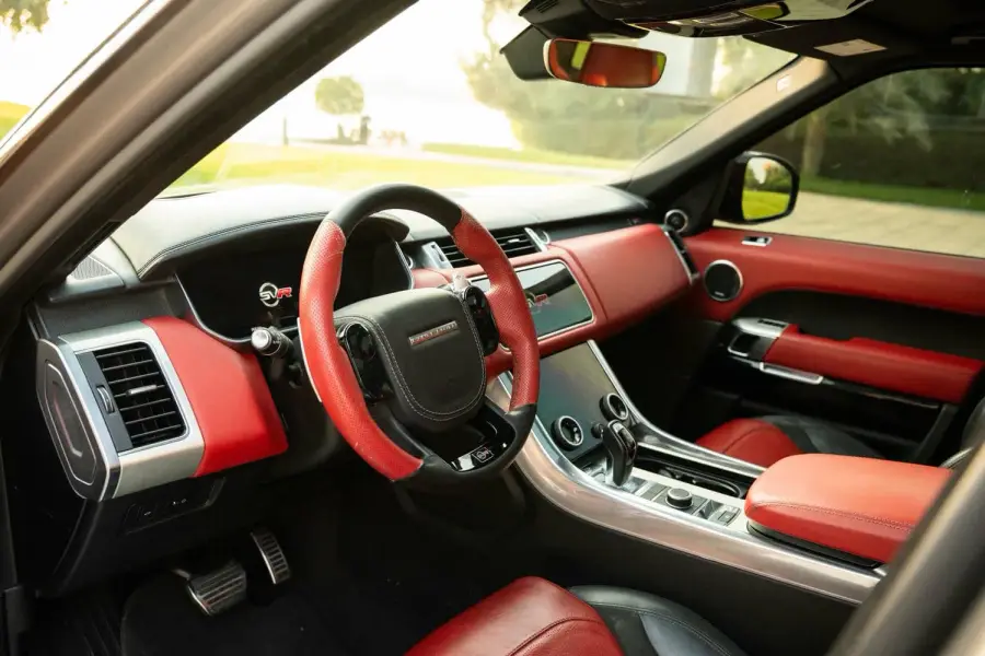 Rent Rang Rover SVR Blue in Dubai — Range Rover — photo 8 of 20