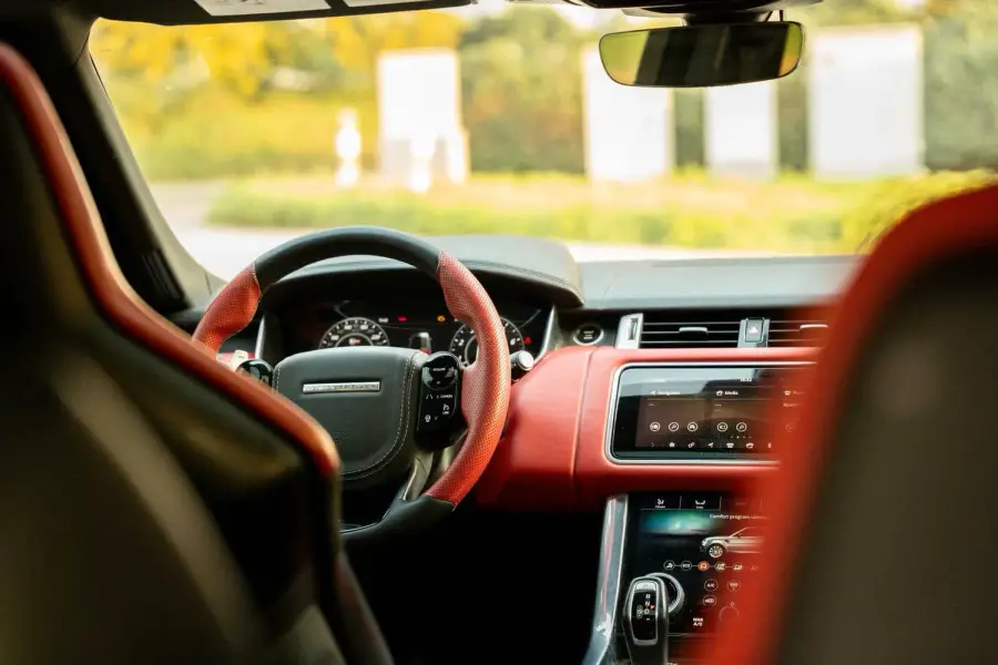 Rent Rang Rover SVR Blue in Dubai — Range Rover — photo 9 of 20