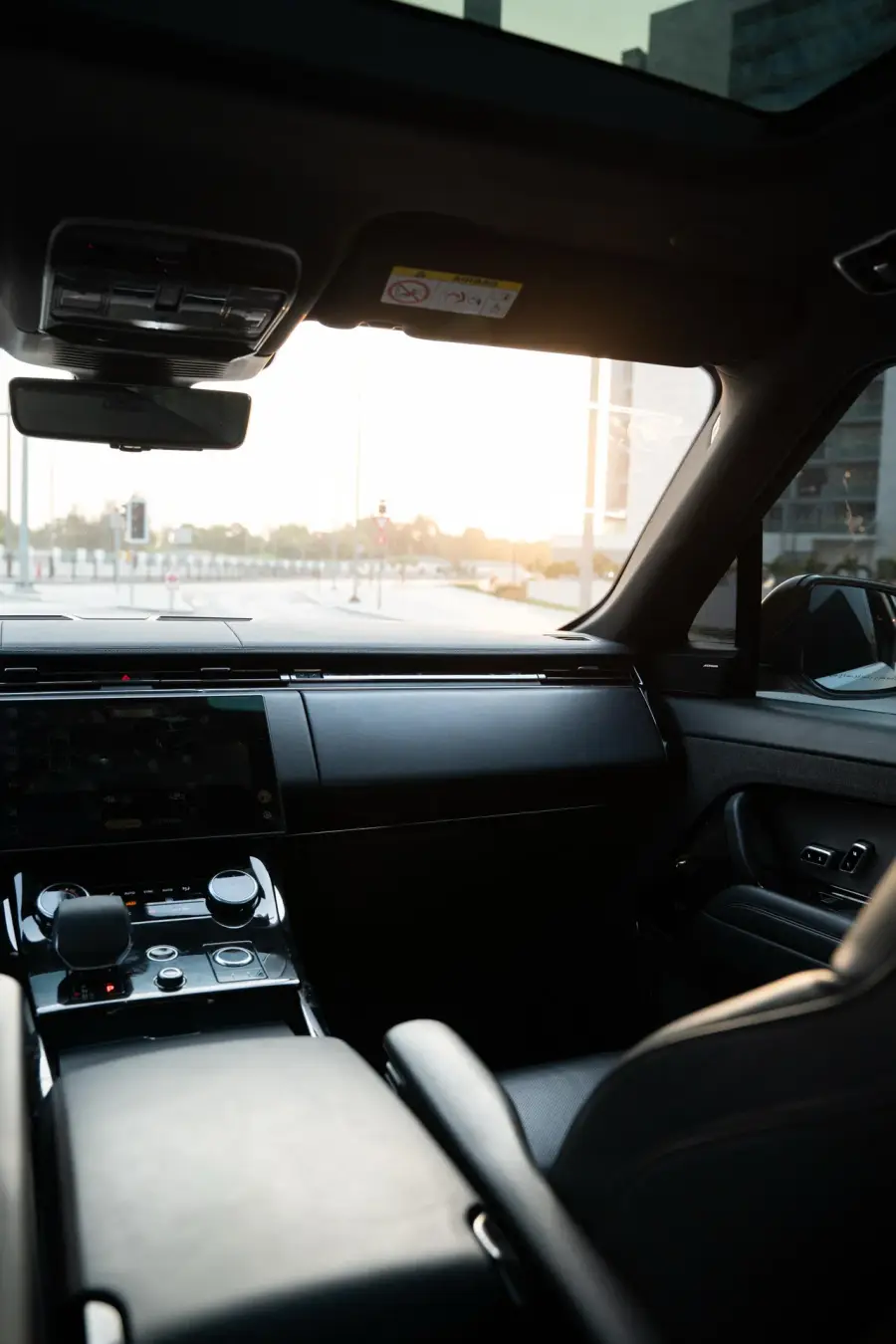 Rent Range Rover Sport White 2024 in Dubai — Land Rover — photo 3 of 15