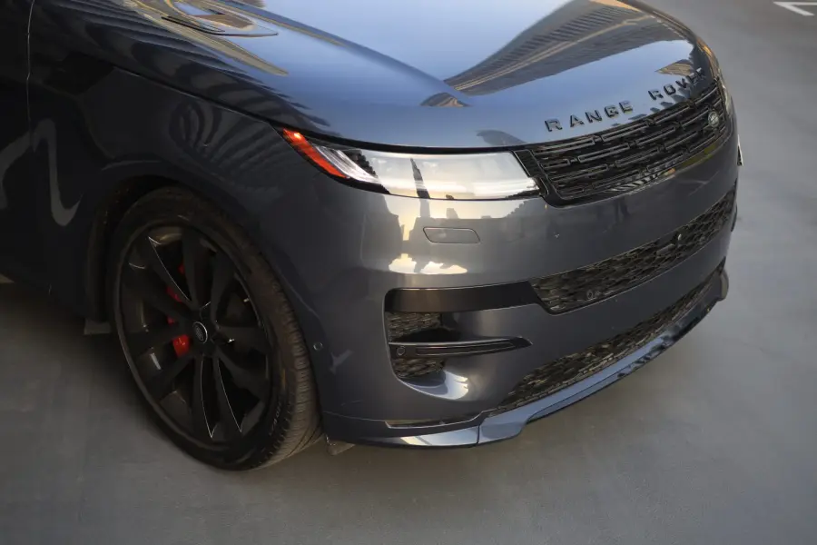 Rent Range Rover Sport White 2024 in Dubai — photo 3 of 8