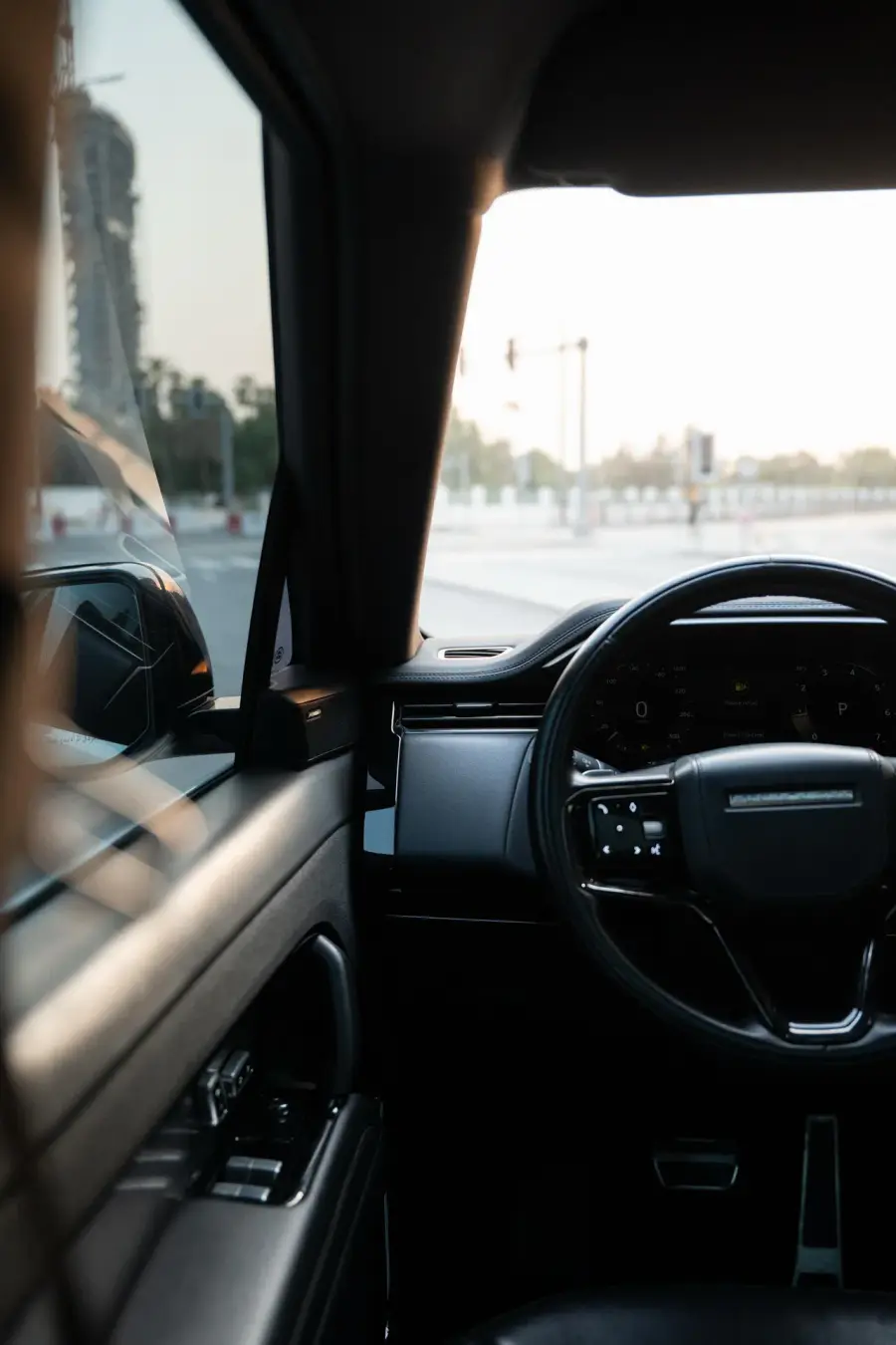 Rent Range Rover Sport White 2024 in Dubai — Land Rover — photo 6 of 15