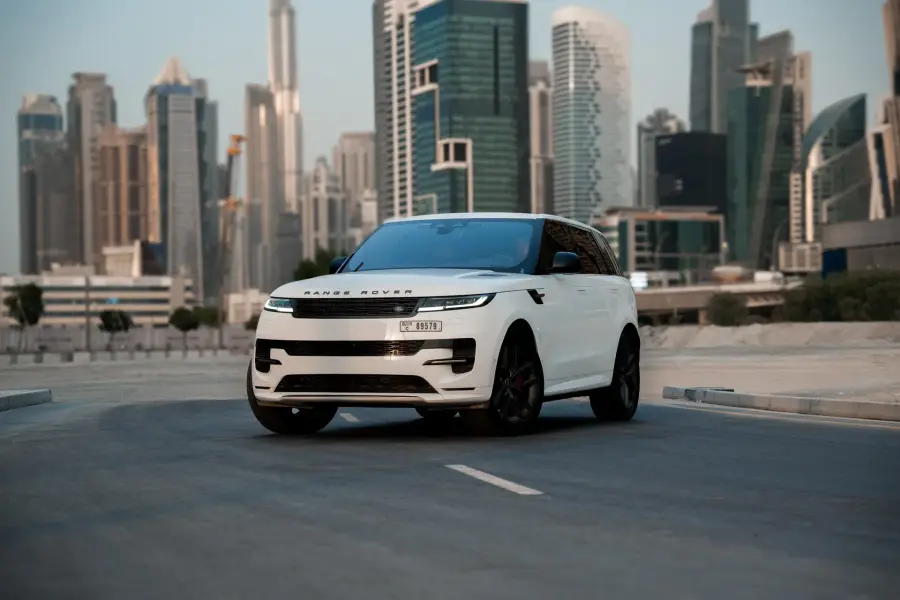 Rent Range Rover Sport White 2024 in Dubai — Land Rover — photo 9 of 15