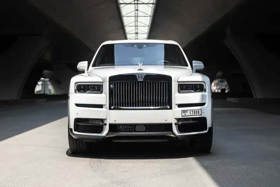 Rent Rolls Royce Cullinan White 2021 in Dubai — Rolls-Royce — photo 2 of 6