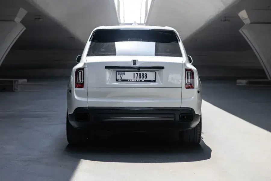 Rent Rolls Royce Cullinan White 2021 in Dubai — Rolls-Royce — photo 3 of 6