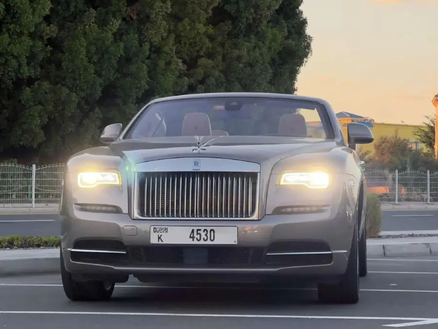 在迪拜租赁劳斯莱斯Dawn — Rolls-Royce — 第 6 张，共 6 张