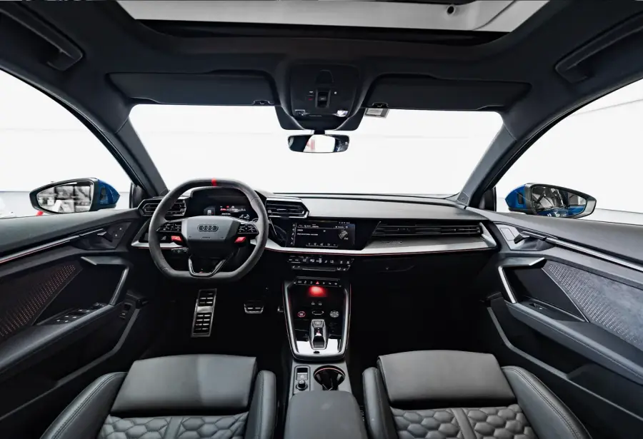 Rent Audi RS 3 Blue in Dubai — photo 7 of 9