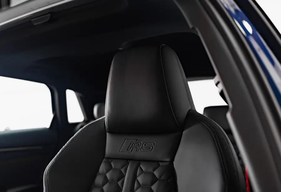 Rent Audi RS 3 Blue in Dubai — photo 8 of 9