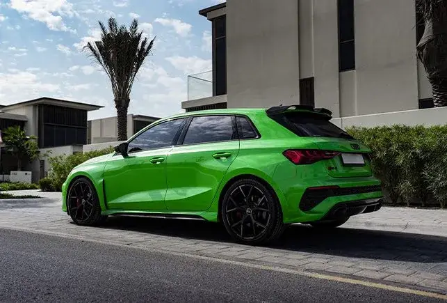 在迪拜租奥迪RS 3绿色 — Audi — 第 3 张，共 5 张