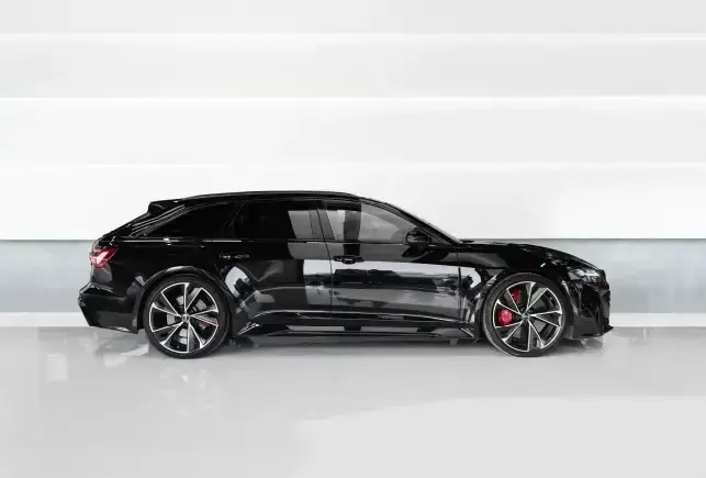 Rent Audi Rs6 Black in Dubai — photo 3 of 9