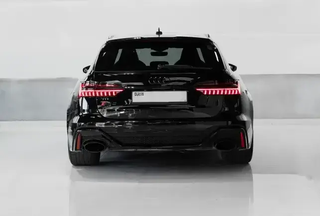 Rent Audi Rs6 Black in Dubai — photo 4 of 9