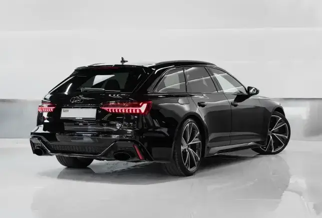 Rent Audi Rs6 Black in Dubai — photo 5 of 9
