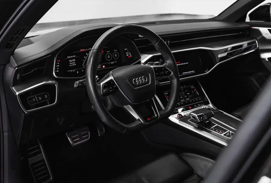 Rent Audi Rs6 Black in Dubai — photo 8 of 9