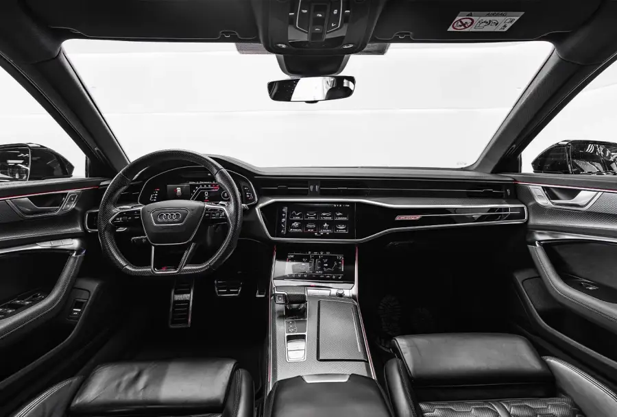 Rent Audi Rs6 Black in Dubai — photo 9 of 9