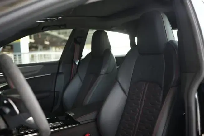 Rent Audi RS7 Black in Dubai — photo 2 of 5