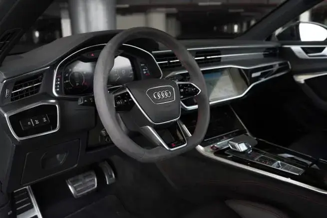 Rent Audi RS7 Black in Dubai — photo 4 of 5
