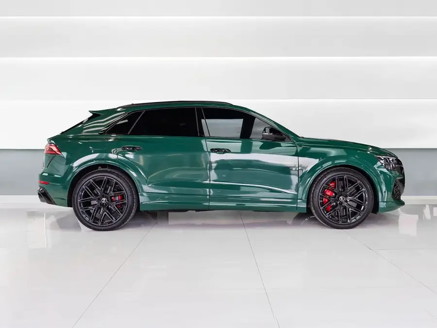 Rent Audi RSQ8 Performance Green in Dubai — photo 4 of 7