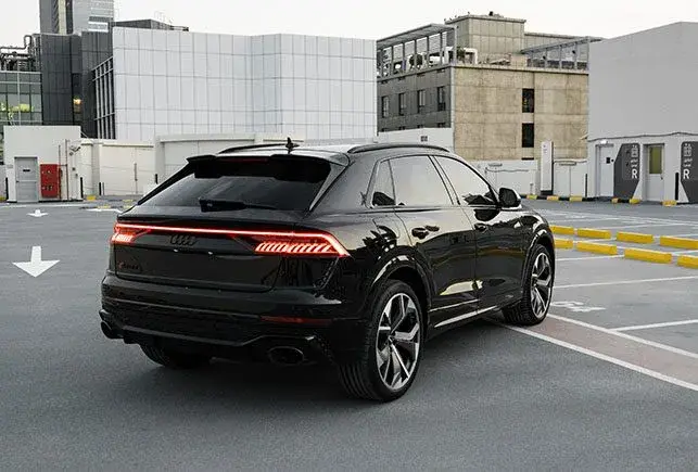 Rent Audi RSQ8 Black in Dubai — photo 5 of 5