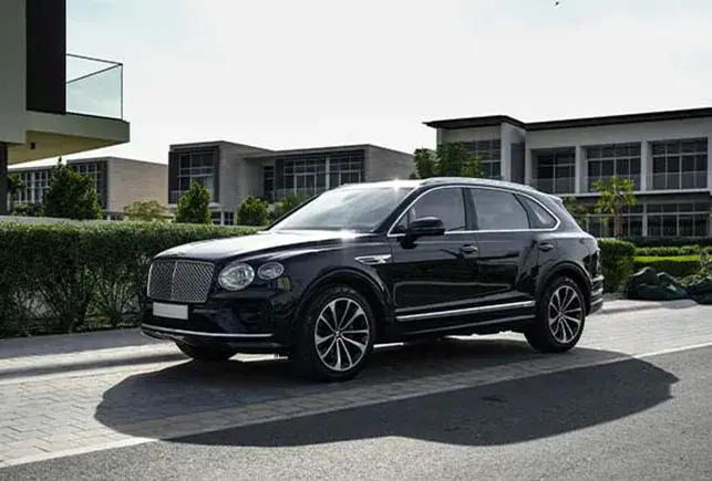 Rent Bentley Bentayga Black 4-Seater in Dubai — photo 2 of 7